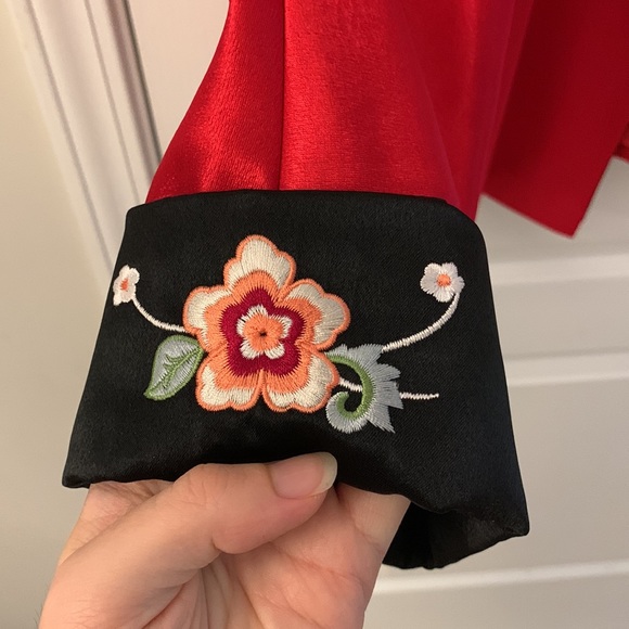 Chinese Traditional Red Silk Jacket - Picture 15 of 17